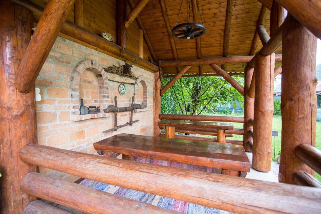 فندق Casa Tibi براد المظهر الخارجي الصورة