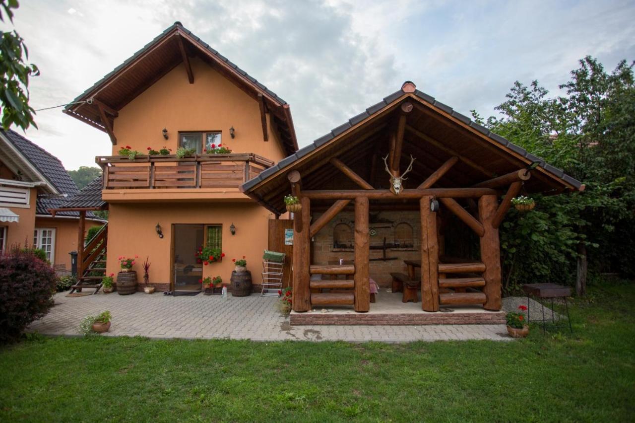 فندق Casa Tibi براد المظهر الخارجي الصورة