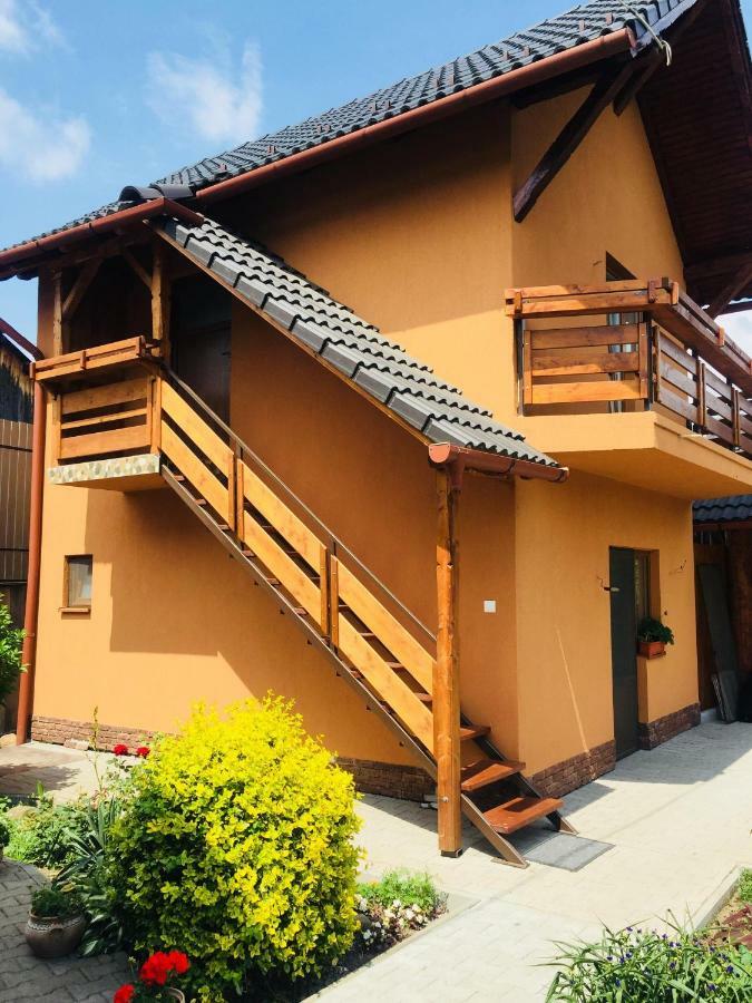 فندق Casa Tibi براد المظهر الخارجي الصورة